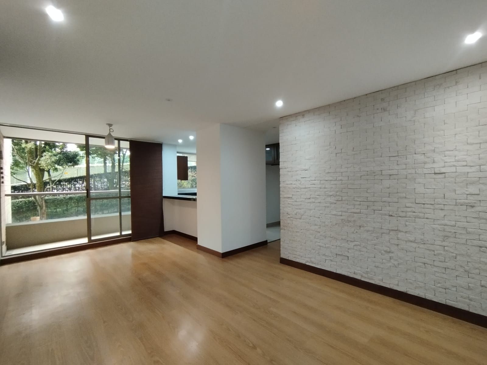 Apartamento en arriendo Antioquia Medellín San Lucas 70 m2 Habitaciones 2 Baños 2 Garajes 2 Precio $3800000