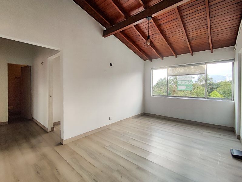 Apartamento en arriendo Antioquia Medellín San Bernardo 90 m2 Habitaciones 3 Baños 2 Garajes 1 Precio $2500000
