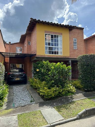 Casa en arriendo Antioquia La Ceja Payuco 150 m2 Habitaciones 3 Baños 3 Garajes 2 Precio $3500000