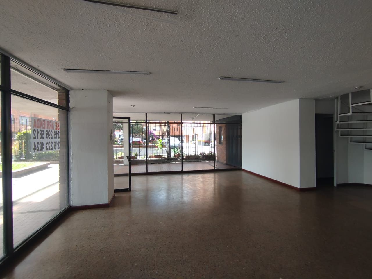 Local en arriendo Cundinamarca Bogotá Normandía 120 m2 Habitaciones 0 Baños 2 Garajes 0 Precio $5600000