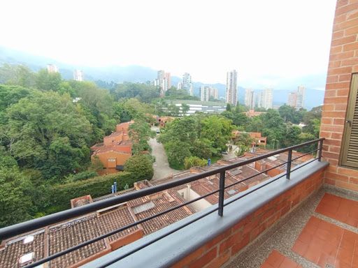 Apartaestudio en arriendo Antioquia Medellín Los Balsos No1 70 m2 Habitaciones 1 Baños 2 Garajes 1 Precio $3800000