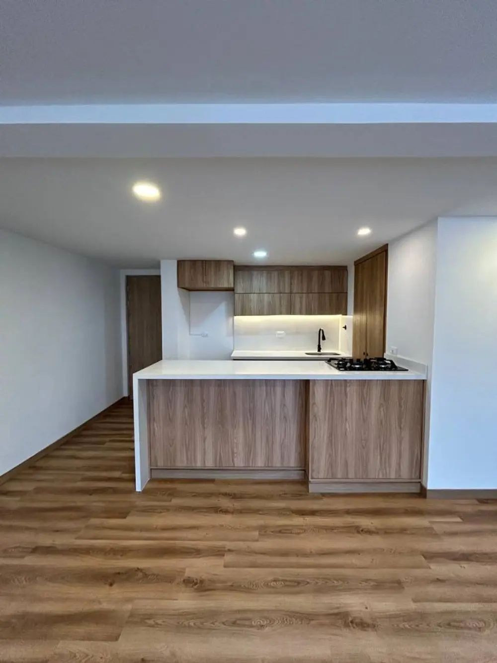 Apartamento en arriendo Antioquia Rionegro El Porvenir 76 m2 Habitaciones 3 Baños 2 Garajes 1 Precio $2000000