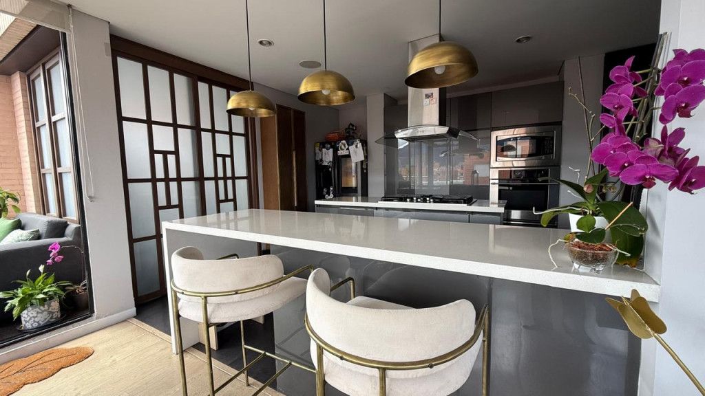 Apartamento en venta Cundinamarca Bogotá Santa Barbara Occidental 176 m2 Habitaciones 3 Baños 4 Garajes 4 Precio $1600000000