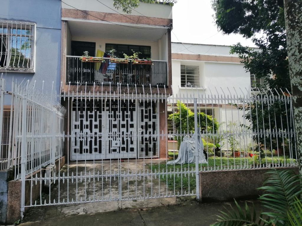 Casa en arriendo Valle Del Cauca Cali El Lido 200 m2 Habitaciones 4 Baños 4 Garajes 2 Precio $2200000