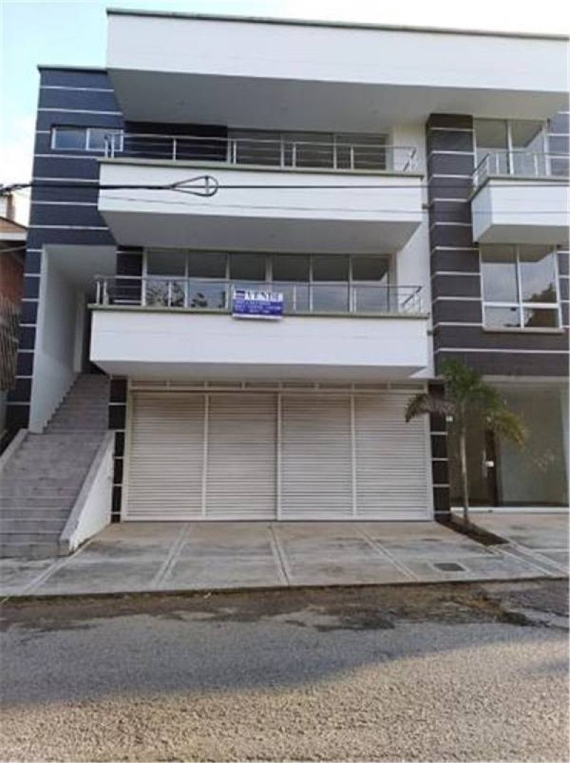 Inmuebles en Remate Casa en venta Santander Bucaramanga Lagos Del Cacique 250 m2 Habitaciones 5 Baños 7 Garajes 2 Precio $899661600