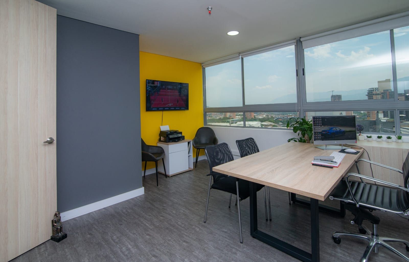 Oficina en arriendo o venta Antioquia Sabaneta Restrepo Naranjo 38 m2 Habitaciones 0 Baños 1 Garajes 1 Precio venta $390000000 Precio arriendo $4000000