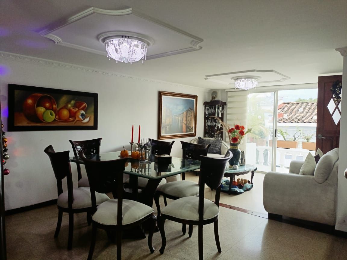 Casa en venta Antioquia Medellín Loma De Los Bernal 125 m2 Habitaciones 4 Baños 3 Garajes 2 Precio $875000000