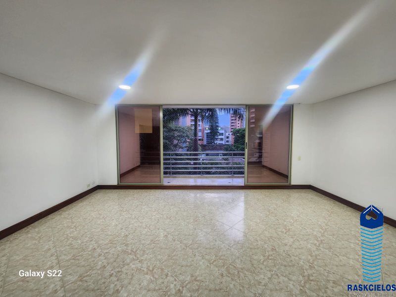 Apartamento en arriendo o venta Antioquia Medellín Laureles 120 m2 Habitaciones 3 Baños 2 Garajes 2 Precio venta $860000000 Precio arriendo $4600000