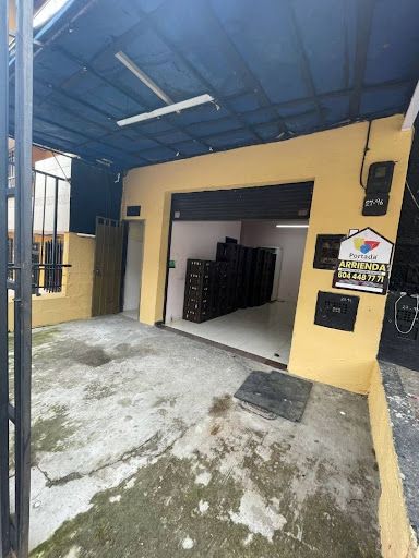 Local en arriendo Antioquia Itagüí San Francisco 40 m2 Habitaciones 0 Baños 2 Garajes 0 Precio $1200000