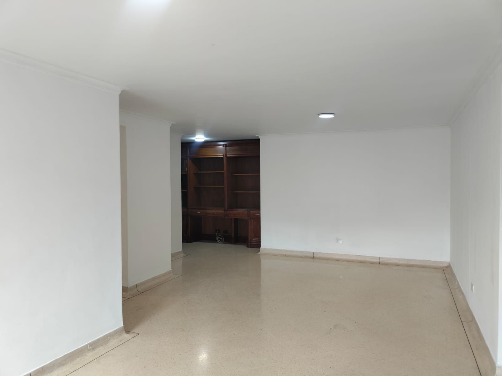 Apartamento en arriendo Antioquia Medellín Jardines 127 m2 Habitaciones 4 Baños 2 Garajes 1 Precio $5650000