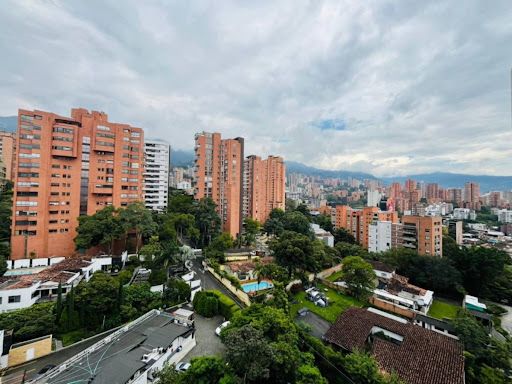 Apartamento en arriendo Antioquia Medellín La Linde 110 m2 Habitaciones 3 Baños 3 Garajes 2 Precio $6000000