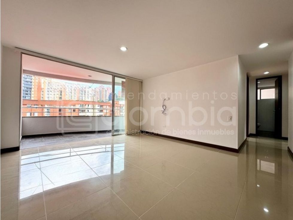 Apartamento en arriendo Antioquia Envigado Uribe Ángel 96 m2 Habitaciones 3 Baños 2 Garajes 2 Precio $4300000