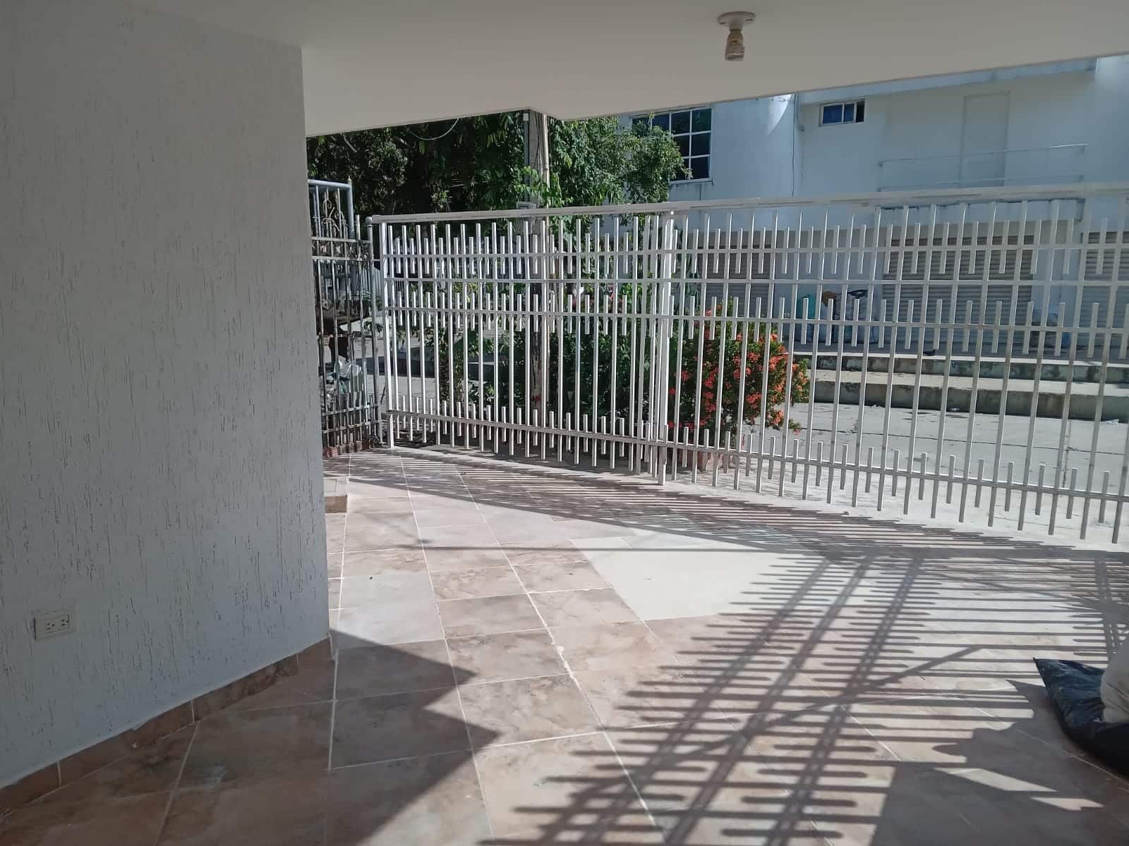 Casa en arriendo o venta Bolívar Cartagena Camino Del Medio 120 m2 Habitaciones 4 Baños 3 Garajes 2 Precio venta $520000000 Precio arriendo $2000000