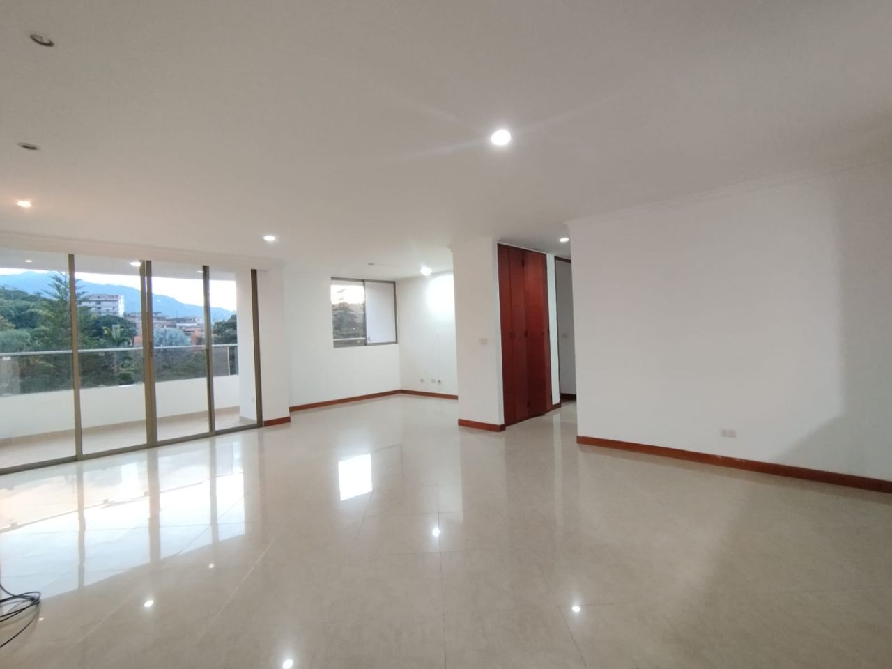 Apartamento en arriendo Antioquia Envigado Alto De Misael 130 m2 Habitaciones 3 Baños 2 Garajes 1 Precio $5000000