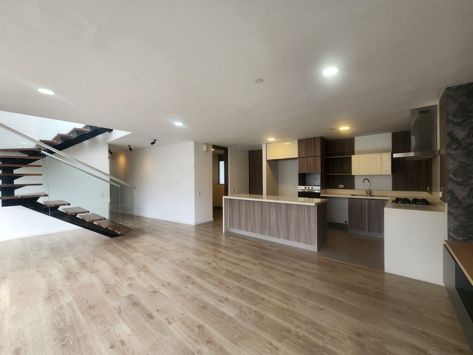 Apartamento en arriendo Antioquia Envigado La Pradera 205 m2 Habitaciones 3 Baños 4 Garajes 2 Precio $11000000