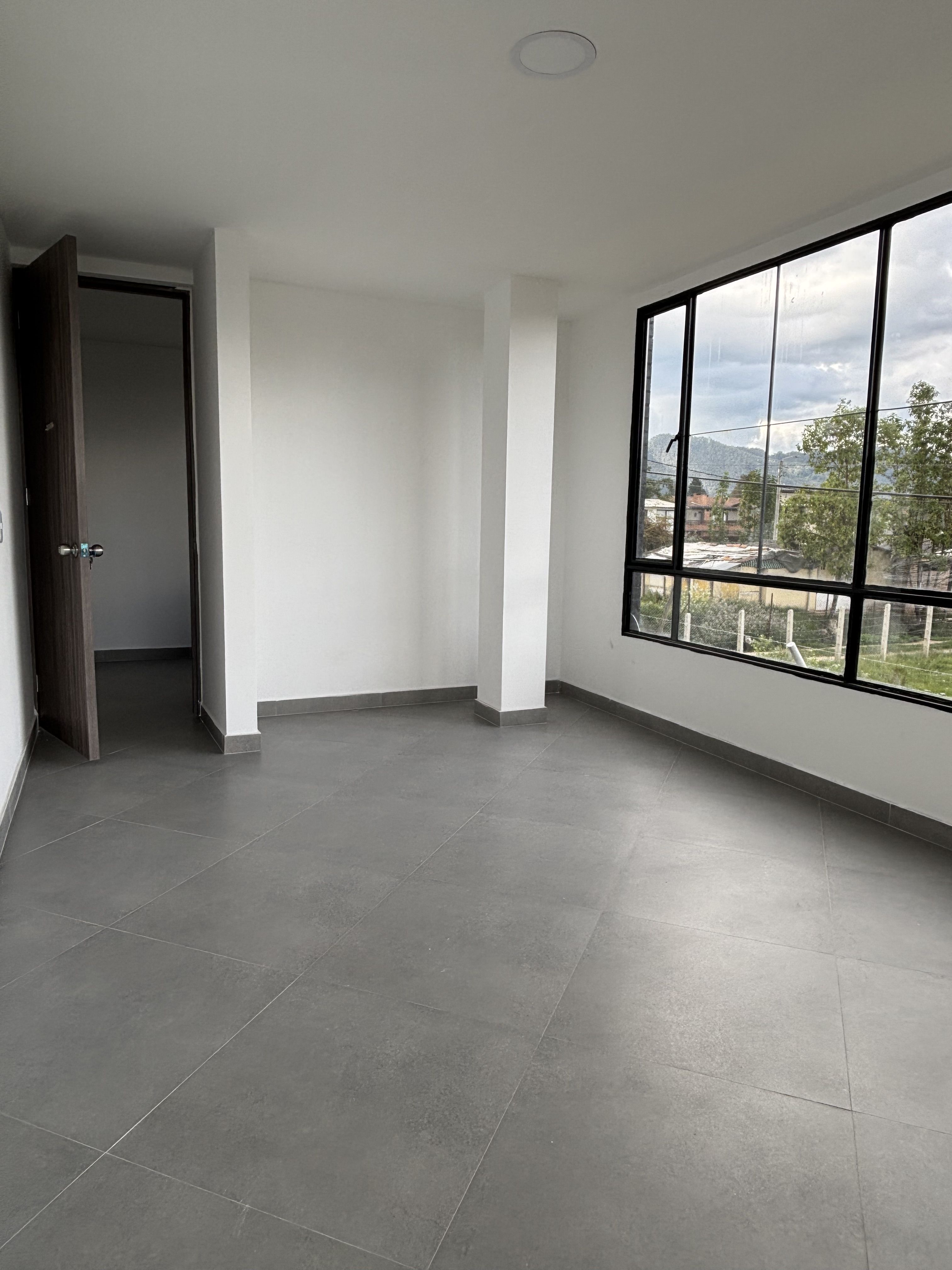 Apartamento en arriendo Cundinamarca Chía Urbanizacion Nuevo Milenio 100 m2 Habitaciones 3 Baños 2 Garajes 2 Precio $2300000