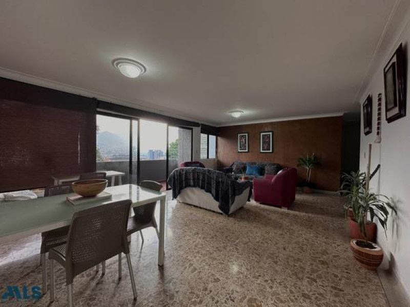 Apartamento en venta Antioquia Medellín La Linde 154 m2 Habitaciones 4 Baños 3 Garajes 1 Precio $790000000