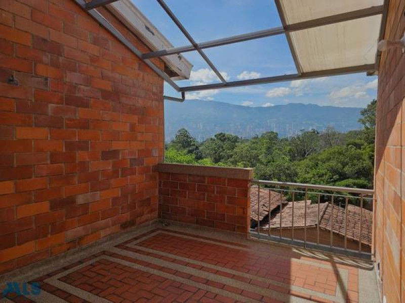Casa en venta Antioquia Medellín La Mota 150 m2 Habitaciones 3 Baños 3 Garajes 2 Precio $680000000