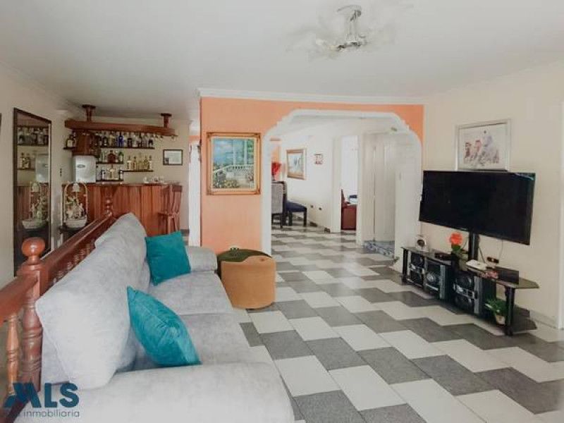 Casa en venta Antioquia Medellín El Danubio 272 m2 Habitaciones 3 Baños 3 Garajes 0 Precio $980000000