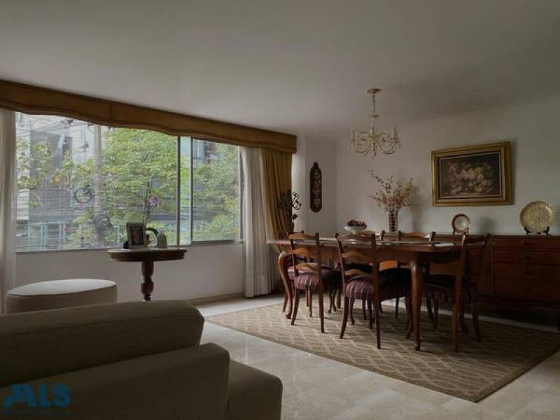 Apartamento en venta Antioquia Medellín Urbanizacion Villa Jardin I Etapa 129 m2 Habitaciones 3 Baños 3 Garajes 2 Precio $680000000
