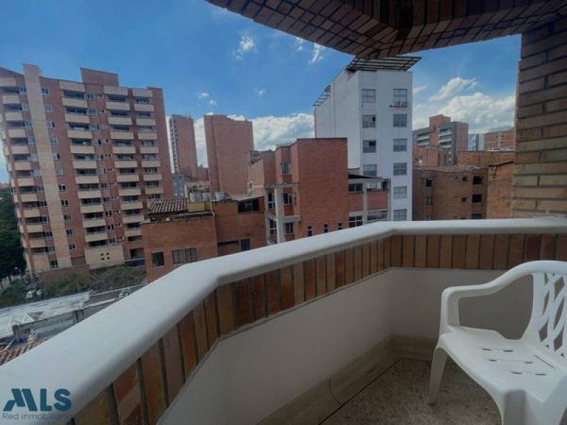 Apartamento en venta Antioquia Medellín Laureles 217 m2 Habitaciones 3 Baños 3 Garajes 1 Precio $1000000000
