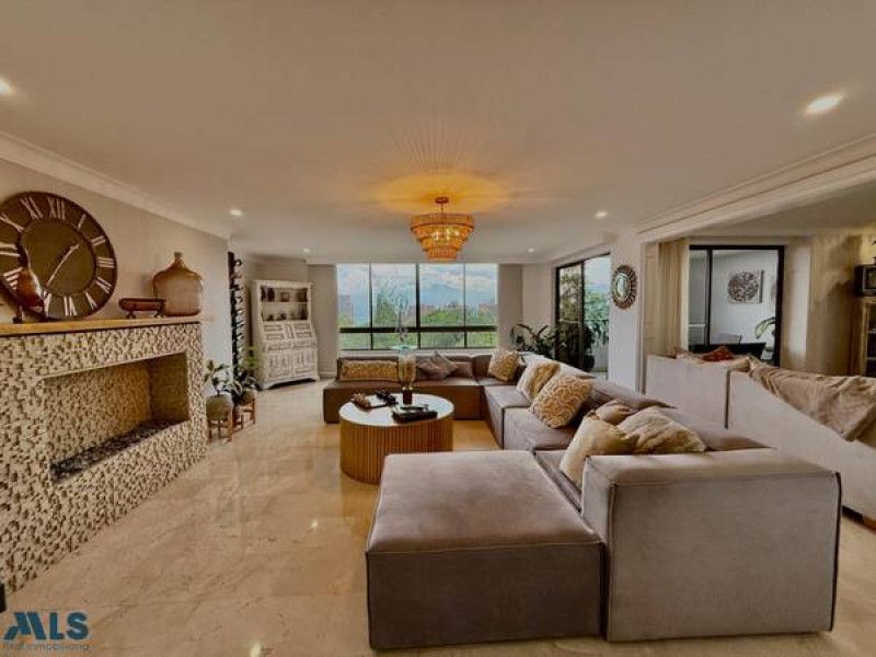 Apartamento en venta Antioquia Medellín El Tesoro 300 m2 Habitaciones 3 Baños 3 Garajes 4 Precio $2200000000