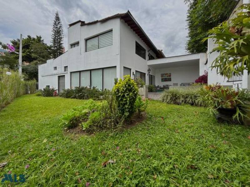 Casa en venta Antioquia Medellín Alejandria 262 m2 Habitaciones 3 Baños 3 Garajes 3 Precio $2350000000