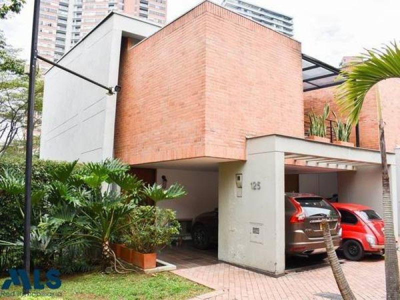 Casa en venta Antioquia Medellín Altos Del Poblado 235 m2 Habitaciones 3 Baños 3 Garajes 2 Precio $1900000000