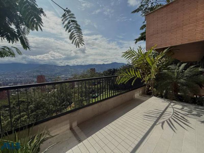 Apartamento en venta Antioquia Medellín Castropol 133 m2 Habitaciones 3 Baños 3 Garajes 2 Precio $1720000000