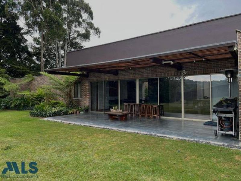 Casa en venta Antioquia Medellín Zuñiga 330 m2 Habitaciones 3 Baños 3 Garajes 3 Precio $4050000000