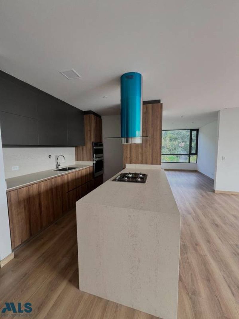 Apartamento en venta Antioquia Medellín Altos Del Poblado 140 m2 Habitaciones 3 Baños 3 Garajes 2 Precio $1980000000