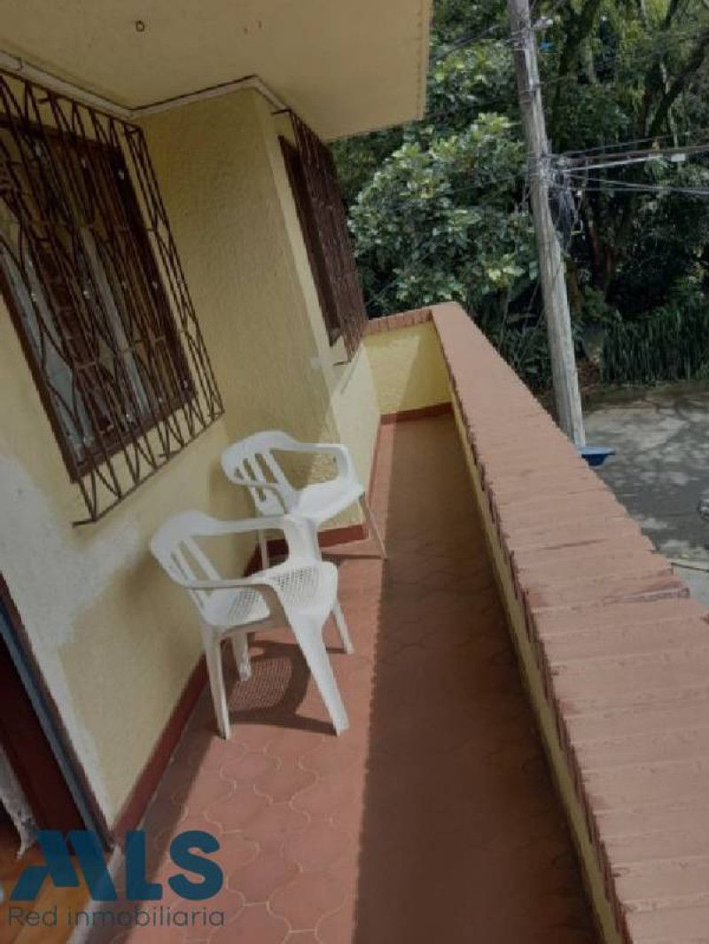 Casa en venta Antioquia Medellín La Gloria 200 m2 Habitaciones 5 Baños 3 Garajes 1 Precio $700000000