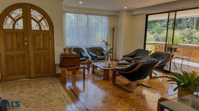 Apartamento en venta Antioquia Medellín Alejandria 350 m2 Habitaciones 3 Baños 3 Garajes 2 Precio $1500000000