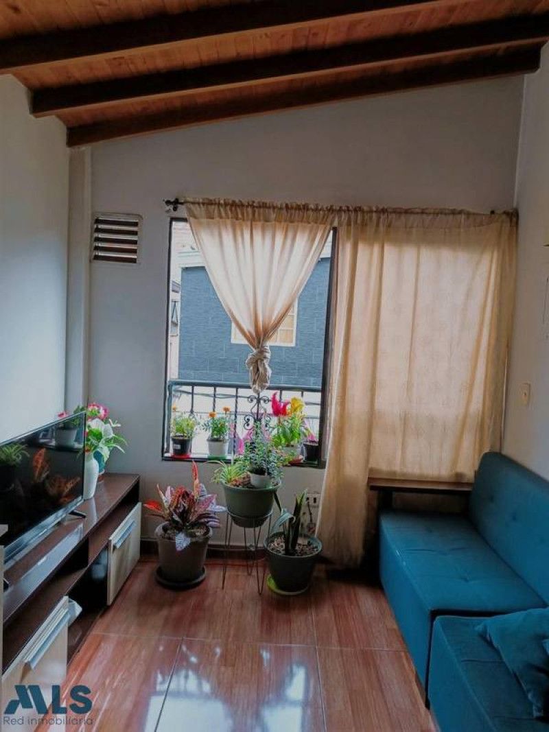 Inmuebles en Remate Apartamento en venta Antioquia Medellín La Colina 64 m2 Habitaciones 3 Baños 2 Garajes 0 Precio $300000000