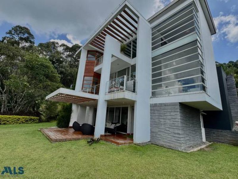 Casa en venta Antioquia Medellín Medellín 450 m2 Habitaciones 3 Baños 3 Garajes 3 Precio $4000000000