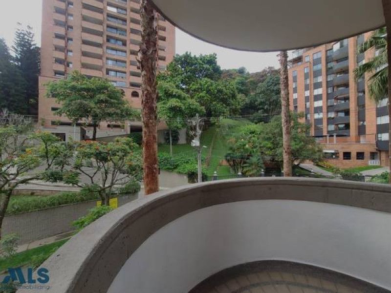 Apartamento en venta Antioquia Medellín Asomadera No2 83 m2 Habitaciones 2 Baños 3 Garajes 2 Precio $640000000