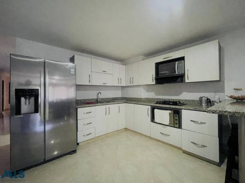 Apartamento en venta Antioquia Medellín Los Pinos 121 m2 Habitaciones 4 Baños 3 Garajes 1 Precio $680000000