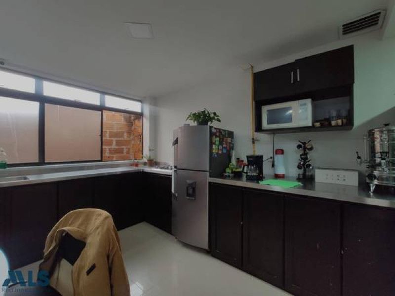 Inmuebles en Remate Apartamento en venta Antioquia Medellín El Velodromo 97 m2 Habitaciones 5 Baños 3 Garajes 0 Precio $440000000