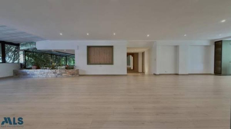 Apartamento en venta Antioquia Medellín La Linde 295 m2 Habitaciones 3 Baños 3 Garajes 2 Precio $2400000000