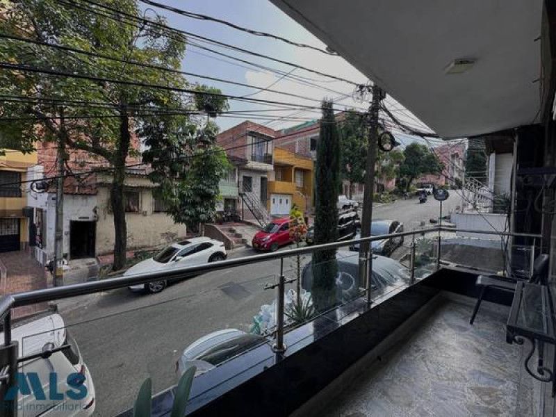 Casa en venta Antioquia Medellín Miranda 200 m2 Habitaciones 10 Baños 3 Garajes 0 Precio $385000000