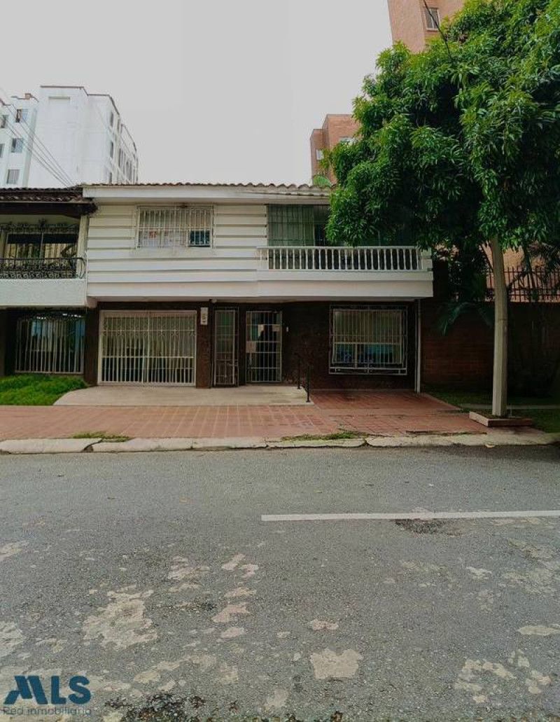 Casa en venta Antioquia Medellín Los Conquistadores 450 m2 Habitaciones 6 Baños 3 Garajes 1 Precio $1850000000
