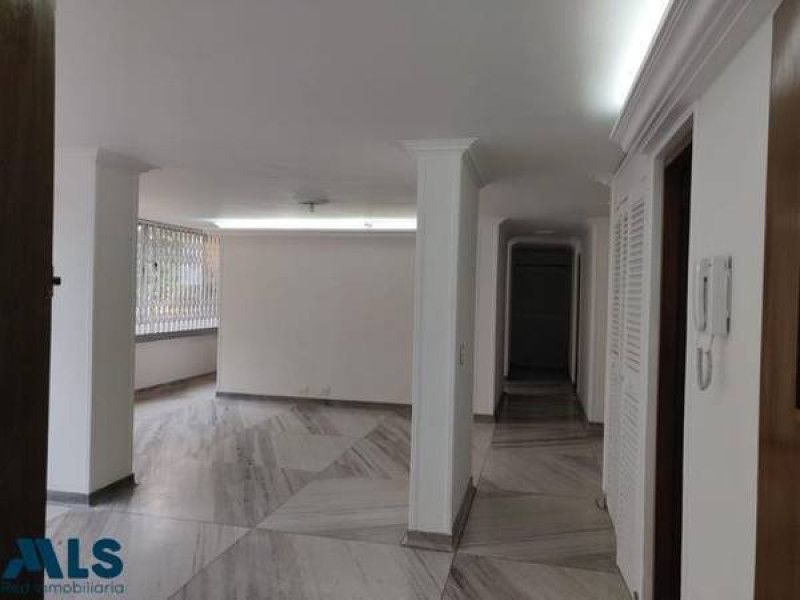 Apartamento en venta Antioquia Medellín Villanueva 347 m2 Habitaciones 4 Baños 3 Garajes 2 Precio $672000000