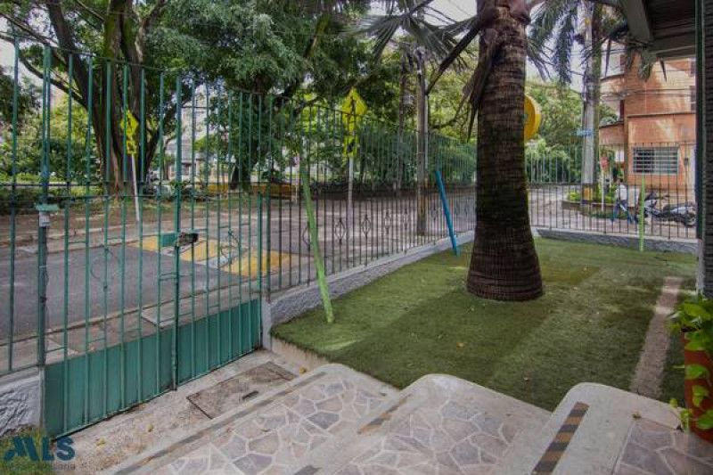 Casa en venta Antioquia Medellín Los Conquistadores 212 m2 Habitaciones 4 Baños 3 Garajes 1 Precio $1350000000