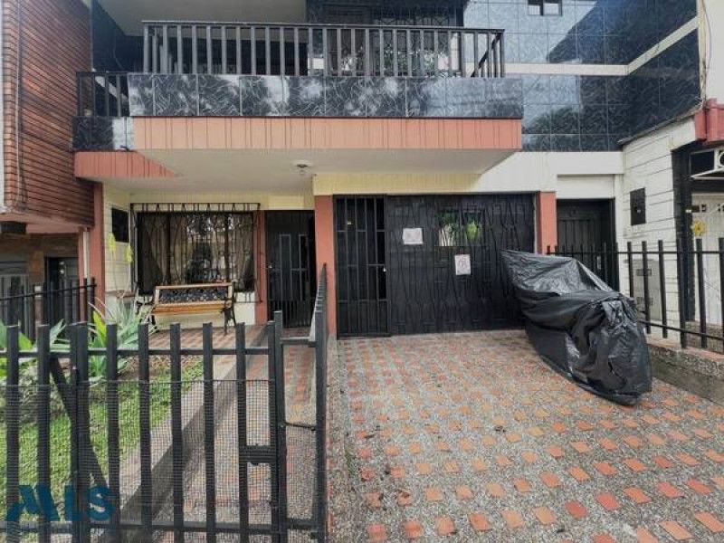 Casa en venta Antioquia Medellín El Danubio 228 m2 Habitaciones 6 Baños 4 Garajes 1 Precio $750000000