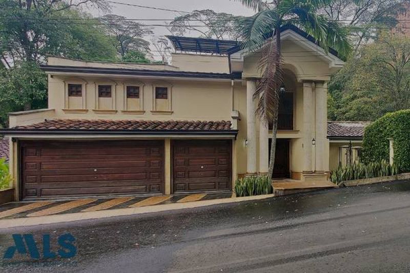 Casa en venta Antioquia Medellín Los Balsos No1 650 m2 Habitaciones 5 Baños 5 Garajes 3 Precio $3850000000