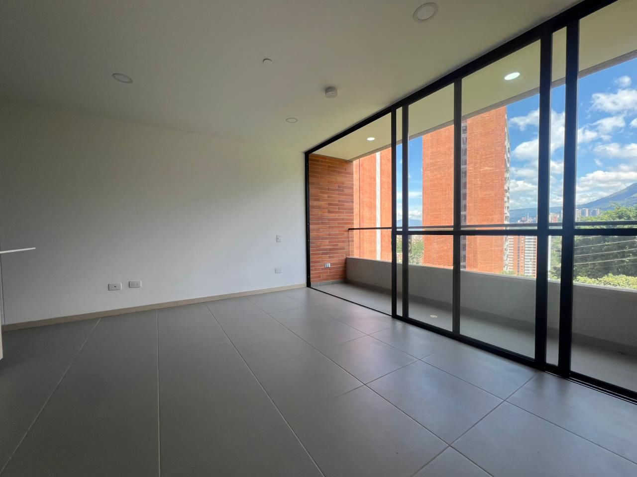 Apartamento en arriendo Antioquia Envigado El Chinguí 65 m2 Habitaciones 2 Baños 2 Garajes 1 Precio $3950000