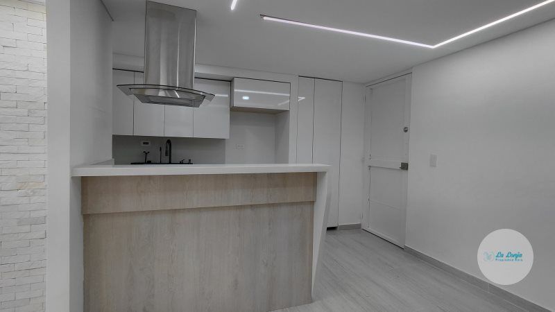 Apartamento en arriendo Antioquia Medellín San Isidro 65 m2 Habitaciones 2 Baños 2 Garajes 0 Precio $2300000