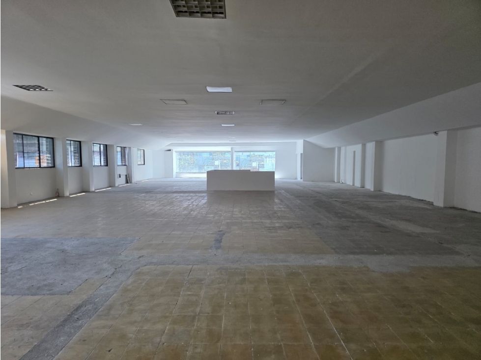 Bodega en arriendo Antioquia Medellín Perpetuo Socorro 650 m2 Habitaciones 0 Baños 3 Garajes 0 Precio $26000000