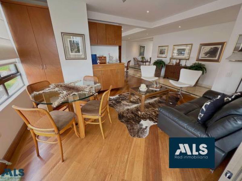 Apartamento en venta Antioquia Medellín Alejandria 253 m2 Habitaciones 3 Baños 4 Garajes 3 Precio $1620000000