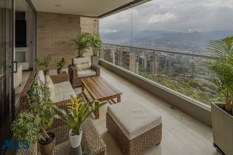 Apartamento en venta Antioquia Medellín Altos Del Poblado 273 m2 Habitaciones 3 Baños 4 Garajes 3 Precio $2850000000